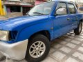 Sell Blue Toyota Hilux in Talavera-3