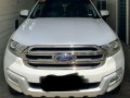 White Ford Everest 2018 for sale in Manila-4