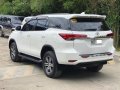 Selling White Toyota Fortuner 2018 in Manila-7