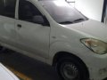 White Toyota Avanza 2010 for sale in Quezon City-3
