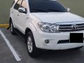 White Toyota Fortuner 2010 for sale in Pandi-0