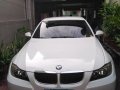 Selling White Bmw 318I in Quezon City-2