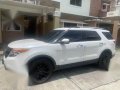 White Ford Explorer for sale in Angeles-1