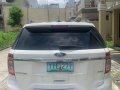 White Ford Explorer for sale in Angeles-2