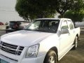 Sell White Isuzu D-Max in Quezon City-9