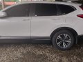 PearlWhite Honda CRV 2018 diesel automatic with 7seater-4