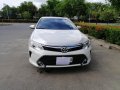 Sell Pearl White 2017 Toyota Camry in Bacoor-7