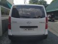 Selling White Hyundai Grand Starex 2017 in Lopez Village Covered Court-4