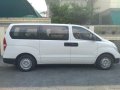 Selling White Hyundai Grand Starex 2017 in Lopez Village Covered Court-1