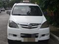 Pearl White Toyota Avanza 1.5 (A) 2011 for sale in Taguig-4