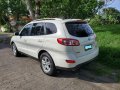 Pearlwhite Hyundai Santa Fe  2.2 Crdi Auto 2010 for sale in Paranaque City-6