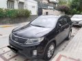 Selling Black Kia Sorento 2014 in Makati City-3