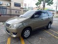 Toyota Innova E 2.0 2013-0