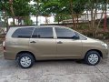 Toyota Innova E 2.0 2013-5