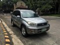 Selling Silver Toyota Rav4 2002 in Manila-9