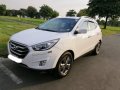 White Hyundai Tucson 2015 for sale in Quezon City-4