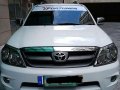 Sell White 2006 Toyota Fortuner in Quezon City-0