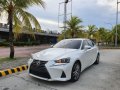 Selling Pearl White Lexus IS 350 2018 in Quezon City-2