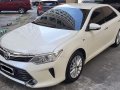 Sell Pearl White 2017 Toyota Camry in Parañaque-6