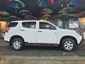 White Isuzu Mu-X 2015 for sale in Quezon City-7