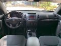 Sell White Kia Sorento in Quezon City-4
