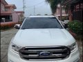 White Ford Everest 2016 for sale in San Mateo-5