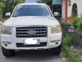 Sell White Ford Everest in Bacoor-5
