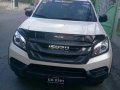 ISUZU MUX model 2016 -1