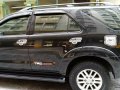 Selling Black Toyota Fortuner 2006 in Quezon City-1