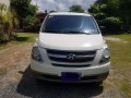 Selling White Hyundai Starex 2011 in Manila-4