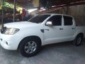 Selling Pearl White Toyota Hilux in Parañaque-0