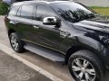 Selling Black Ford Everest in Manila-6