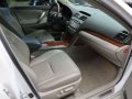 Pearl White Toyota Camry for sale in Quezon City-3
