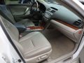 Pearl White Toyota Camry for sale in Quezon City-6