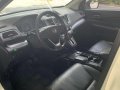 Sell White Honda CR-V 2017 in Las Piñas-7