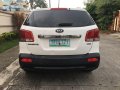 Selling White Kia Sorento 2011 in Parañaque-1