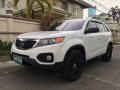 Selling White Kia Sorento 2011 in Parañaque-9