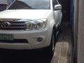 Selling Pearl White Toyota Fortuner 2011 in Marikina-8
