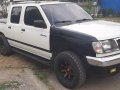Sell Pearl White 2000 Nissan Frontier in Cavite-3