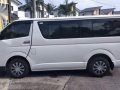 Selling White Toyota Hiace 2017 in Manila-5