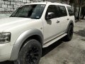 White Ford Everest 2007 for sale in Manila-1