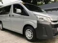 Toyota Hiace commuter Deluxe 2020-0