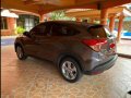 Selling Grey Honda HR-V 2017 in Manila-6