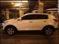 Sell White 2011 Kia Sportage in Manila-1