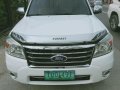 White Ford Everest 2012 for sale in Manila-3