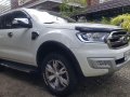 Selling White Ford Everest 2016 in Gapan-6