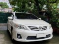 Sell Pearl White 2011 Toyota Corolla Altis in Manila-7