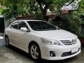 Sell Pearl White 2011 Toyota Corolla Altis in Manila-4