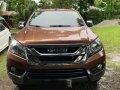 Isuzu MU-X 2015 ( outback brown )-2