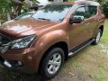 Isuzu MU-X 2015 ( outback brown )-5